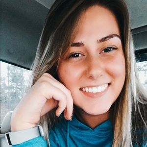 Meet your Posher, Becca